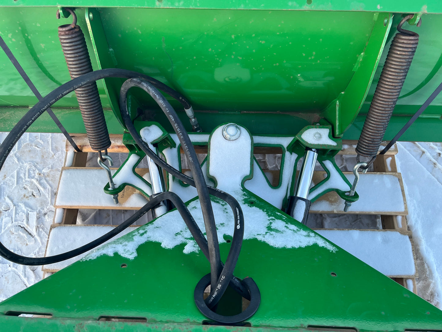 John Deere Frontier Snow Bade 84 IN Like New