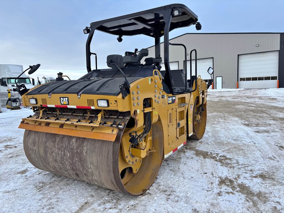 2017 Cat CB64B Roller