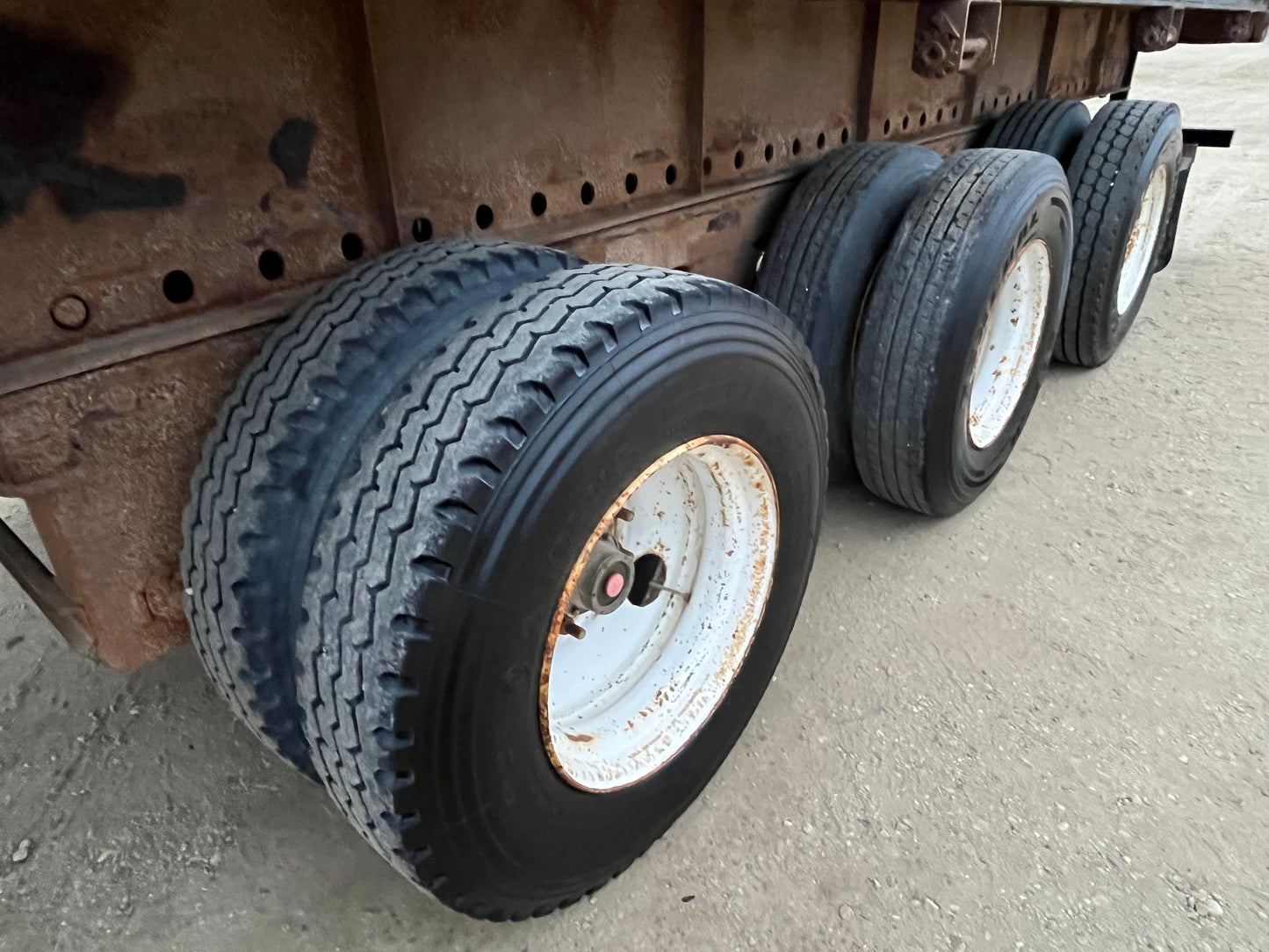 2013 Clark 53 FT Tri/A Flat Deck Trailer