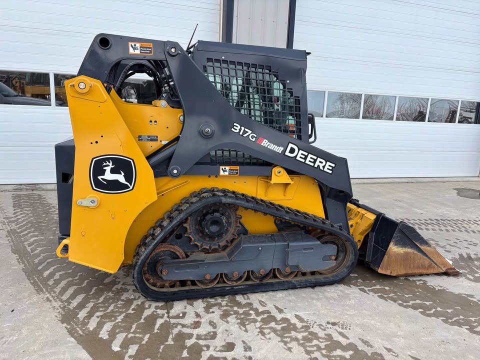 2023 John Deere 317G Only 119 hours