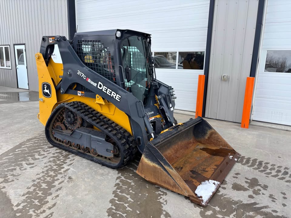 2023 John Deere 317G Only 119 hours