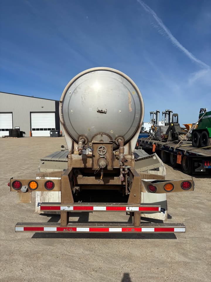 2025 Polar Super B Tanker Trailer