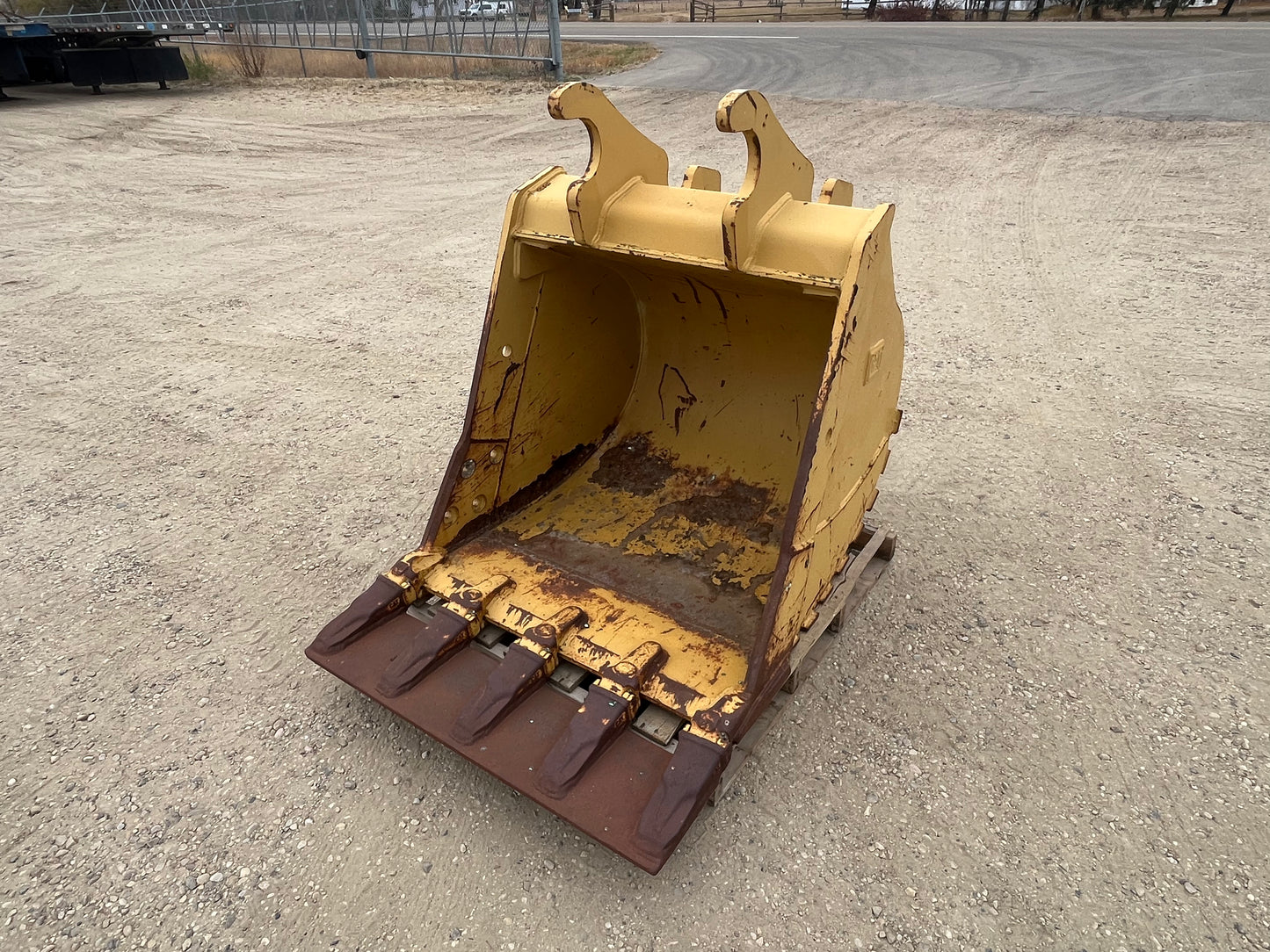 CAT 42 IN Cleanup Bucket (Fits 315C)