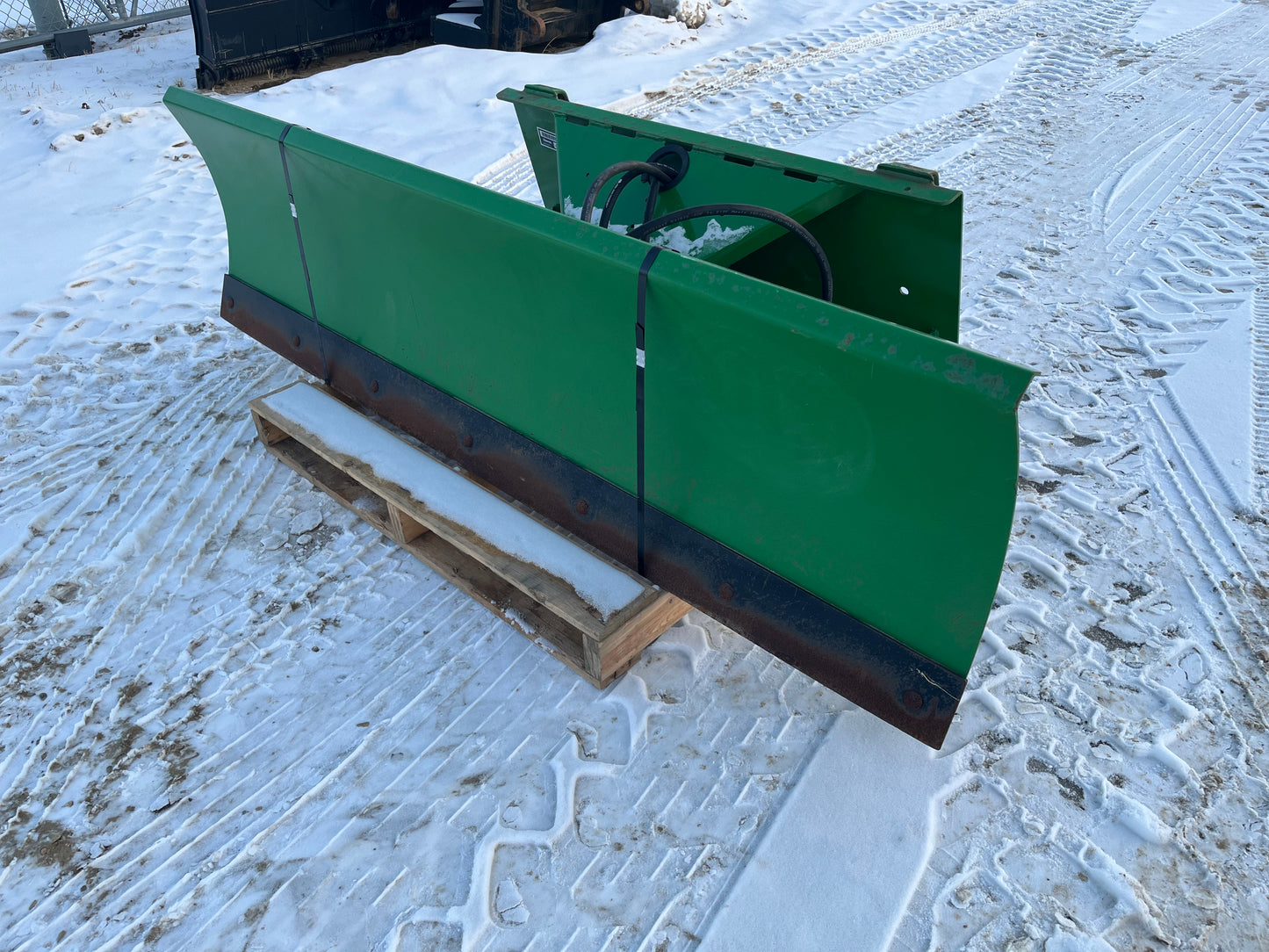 John Deere Frontier Snow Bade 84 IN Like New