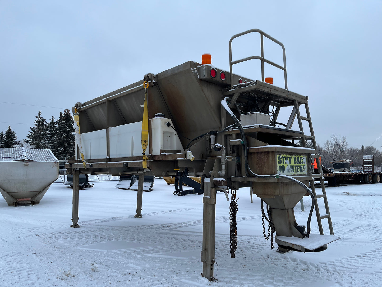 Commercial 16 Ft Sander Spreader