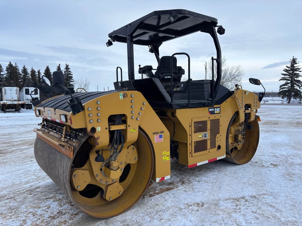 2017 Cat CB64B Roller