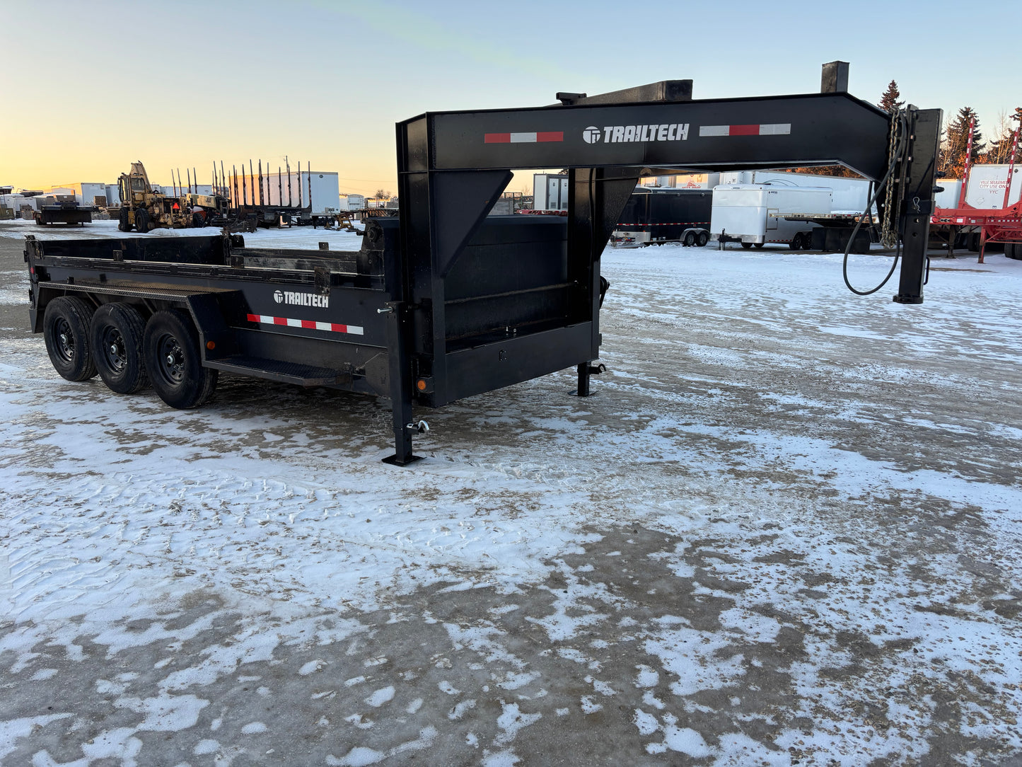2022 Trailtech Gooseneck Tri/A 16 FT Dump Trailer