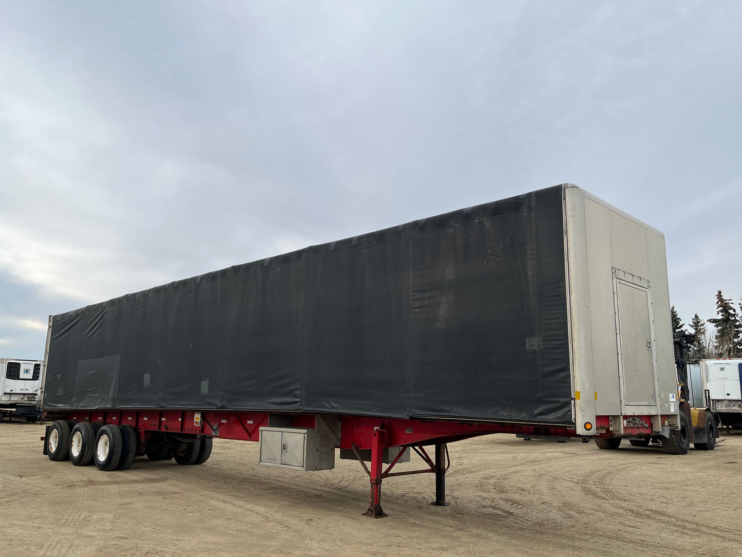 2006 Lode King Tri/A 53 FT Curtain Side Flat Deck Trailer