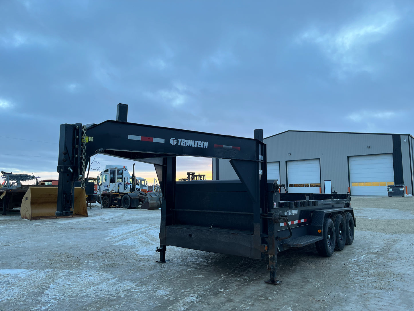 2022 Trailtech Gooseneck Tri/A 16 FT Dump Trailer