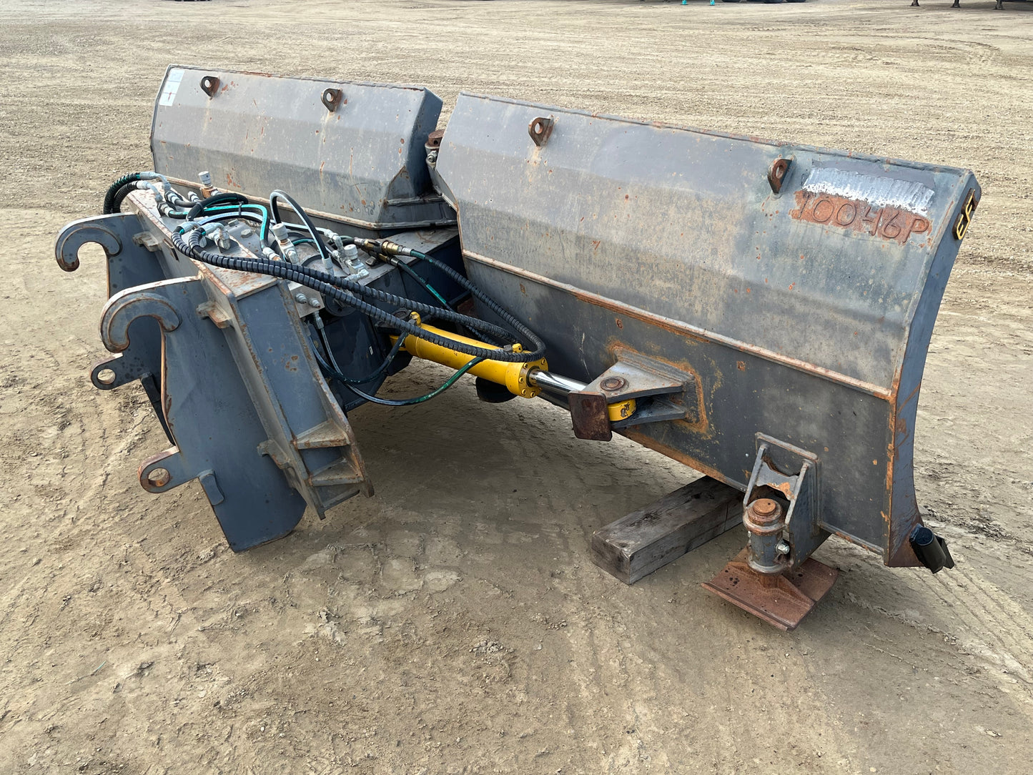 EFI V Snow Plow Hydraulic Reversible 42 x 132