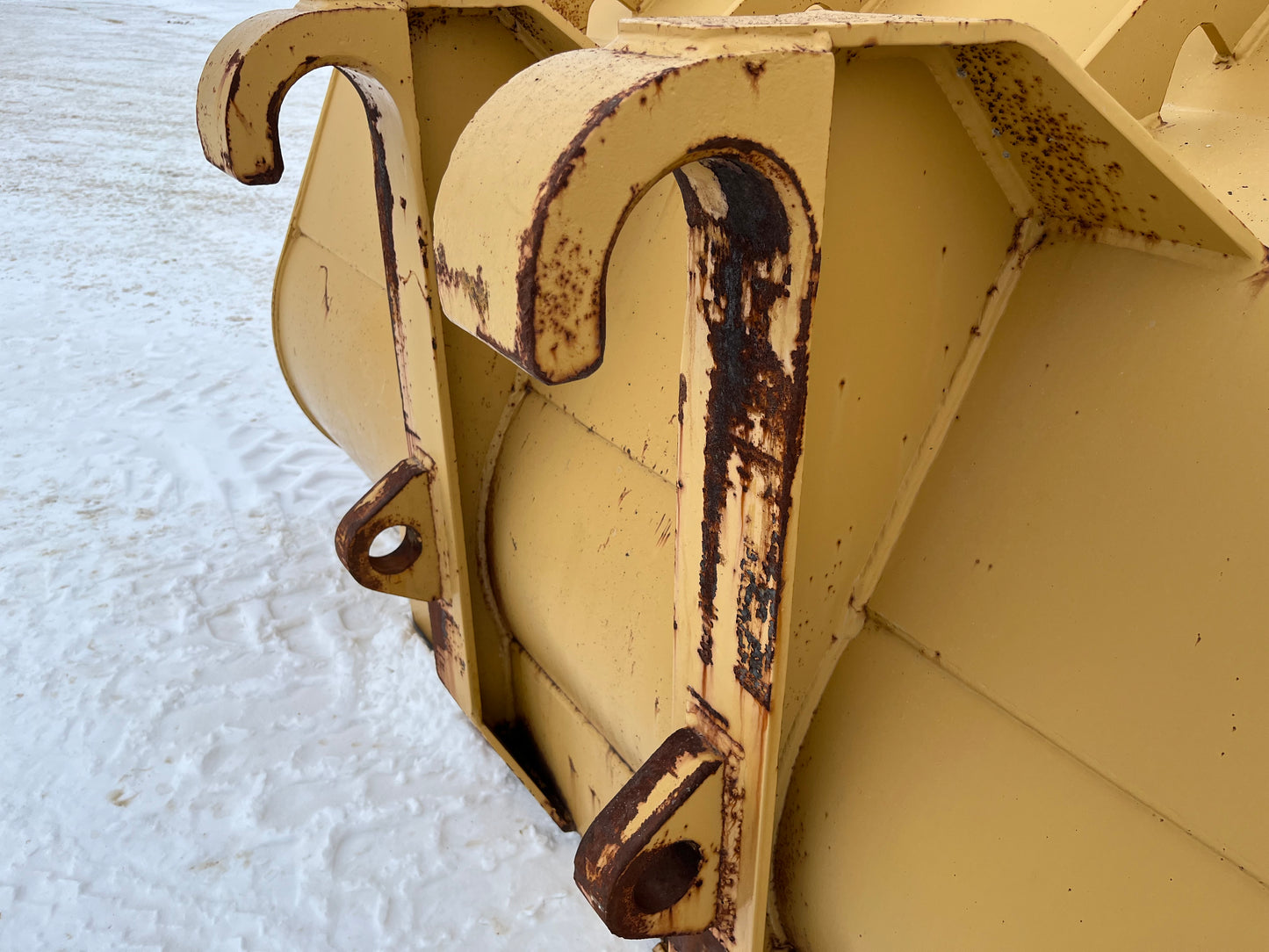 105 IN WBM 6 Yard Quick Attach Snow Bucket to fit Loader
