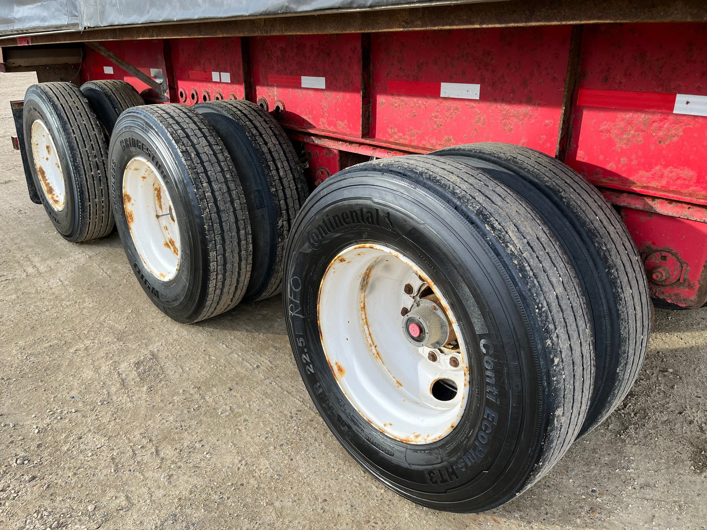 2006 Lode King Tri/A 53 FT Curtain Side Flat Deck Trailer