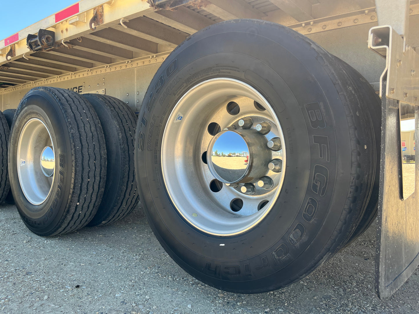 2020 Lode King Tri/A All Aluminum Flat Deck Trailer